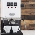דיל מקומי: רק 2099 ש"ח במקום 2385 למכונת קפה עם מוט הקצפת קיטור המדהימה Gaggia Classic Pro!!