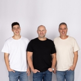 דיל מקומי: מארז 2 חולצות בייסיק Pulliez לגברים ולנשים (צווארון V או עגול) ב-₪75 או זוג מארזים (4 חולצות) ב-₪99 – ניתן לערבב!