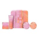 רק 12.9$/39 ש״ח (משלוח חינם בהגעה לסכום כולל של 49$ ומעלה) לסט טיפוח יוקרתי Baylis & Harding Jojoba Vanilla & Almond Oil בקופסת פח מעוצבת עם קרם גוף, קרם ידיים וסבון מפנק!!