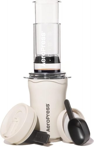 רק 67.4$/221 ש״ח מחיר סופי כולל הכל עד דלת הבית לערכת הקפה הניידת AeroPress Go Plus – מכשיר מהפכני 3 ב־1 שמבשל אספרסו, פרנץ' פרס ו־Pour Over בפחות מ־2 דקות, עם תרמוס טרמי תואם!!