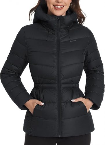 החל מ 45.7$/149 ש״ח (משלוח חינם בהגעה לסכום כולל של 49$ ומעלה) למעיל נשים קל של Pioneer Camp עם פוך 700FP, בד דוחה מים, כובע מתכוונן וגזרה מחמיאה!!