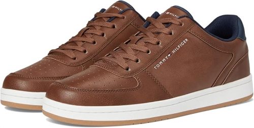 רק 59.6$/196 ש״ח מחיר סופי כולל הכל עד דלת הבית לנעלי סניקרס לגברים מבית Tommy Hilfiger דגם Lattan בצבע Cognac/Navy עם רפידת זיכרון, עיצוב קלאסי וסוליה גמישה ונוחה!!