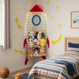 רק 19.9$/65 ש"ח (משלוח חינם בהגעה לסכום כולל של 49$ ומעלה) לארגונית הפינתית לאחסון בובות פרווה מבית PUTSKA בעיצוב חללית!!