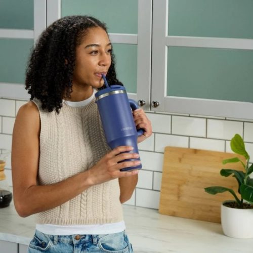דיל מקומי: כוס שתייה תרמית עם קש Contigo Streeterville בנפח 1,200 מ"ל רק ב-₪59!!