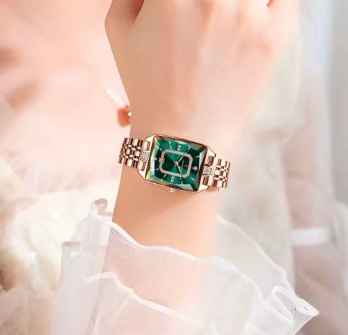 רק 13.7$/44 ש״ח לשעון יוקרתי לנשים מבית POEDAGAR בעיצוב מלבני אלגנטי, גוף מתכתי מבריק, לוח שנה ועמידות למים – כולל קופסת מתנה מהודרת!!