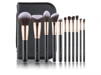 רק 9.5$/31 ש״ח (משלוח חינם בהגעה לסכום כולל של 49$ ומעלה) לסט מברשות איפור מקצועי MOGILAN הכולל 11 מברשות איכותיות עם נרתיק נסיעה אלגנטי!!