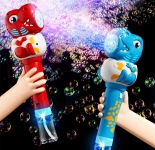 לחטוף!! רק 5.9$/20 ש״ח לאקדח בועות סבון אוטומטי לילדים בשלל עיצובים עם אורות צבעוניים!!