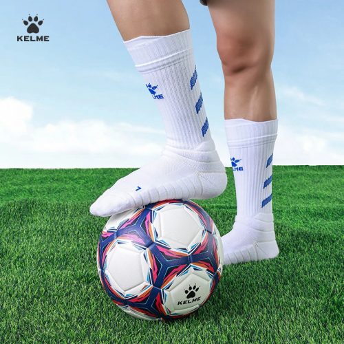 לחטוף!! רק 3.3$\12 ש״ח לזוג גרבי כדורגל מקצועיות מבית Kelme!!