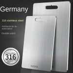 רק 5.9$/20 ש״ח למשטח חיתוך מנירוסטה עבה דו־צדדי – אידיאלי לחיתוך, לישה והכנת בצקים!!